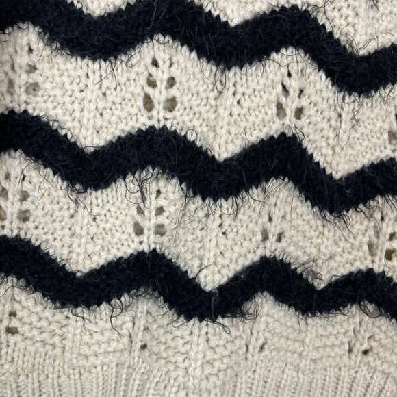 Dex Woman’s Dolman Sleeved Black Cream Fuzzy Sweater Size Medium - Picture 2 of 7